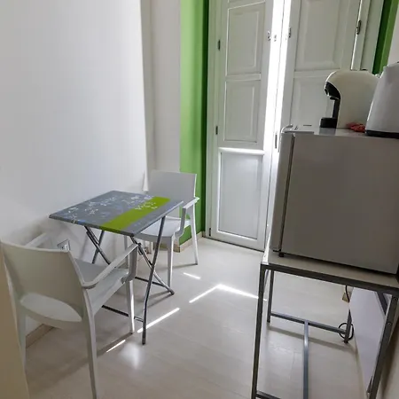 게스트하우스 Onlyrooms Ii - Real Old Town 3*