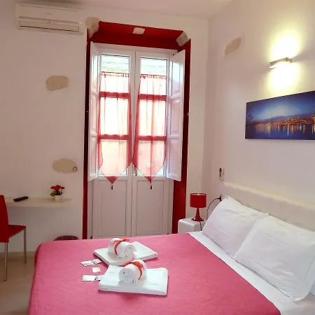 Onlyrooms Ii - Old Town & Typical Food Guest house *