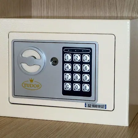 Onlyrooms Ii - Real Old Town 게스트하우스 3*